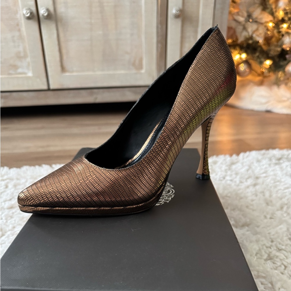 Vince Camuto Heels. Never worn. Size 8.5